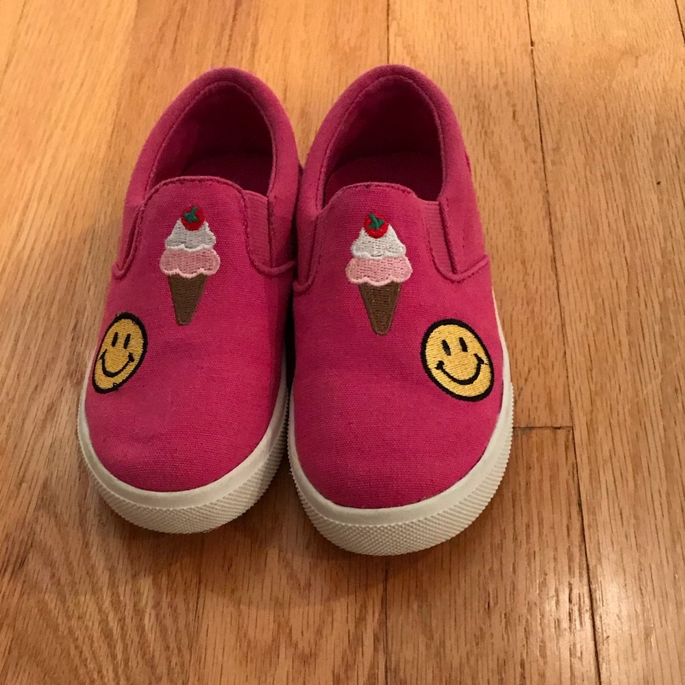 Like new Pink slip on sneakers w/patches